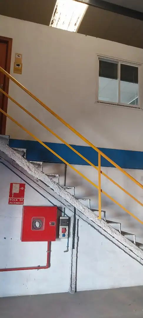 Vista exterior de Nau industrial de lloguer en Camarma de Esteruelas amb Alarma