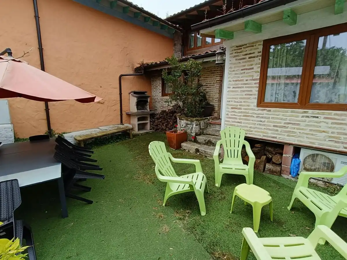 Terrassa de Casa adosada en venda en Llanes amb Calefacció, Jardí privat i Terrassa