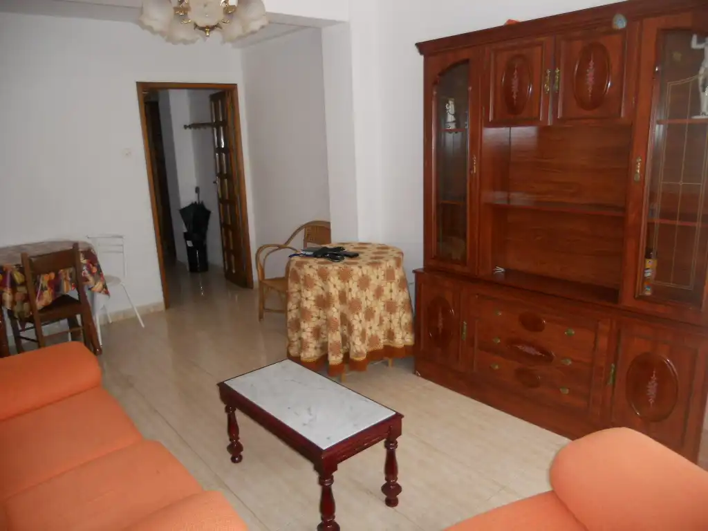 Sala d'estar de Pis de lloguer en Santiago de Compostela  amb Calefacció, Moblat i Forn