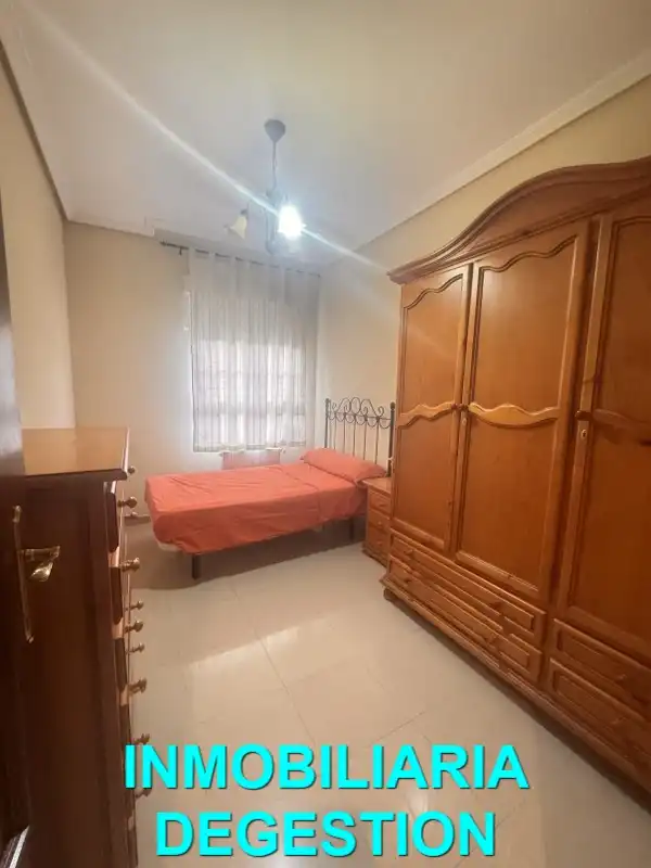 Schlafzimmer von Wohnung zur Miete in Linares mit Klimaanlage, Heizung und Möbliert