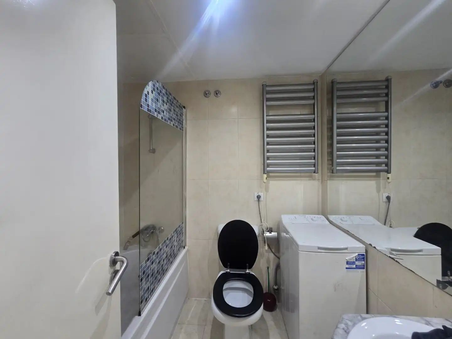 Baño de Estudio en venta en Madrid con Parquet, Balcón y Piscina comunitaria