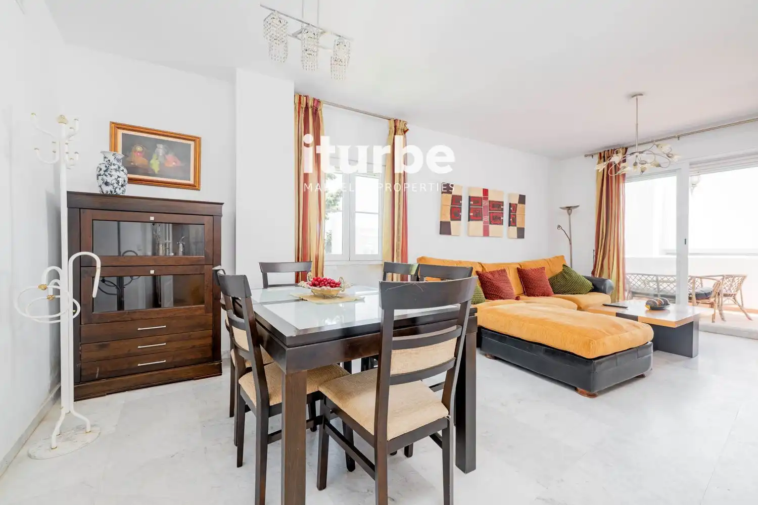 Außenansicht von Maisonette zum Verkauf in Marbella mit Klimaanlage, Terrasse und Abstellraum