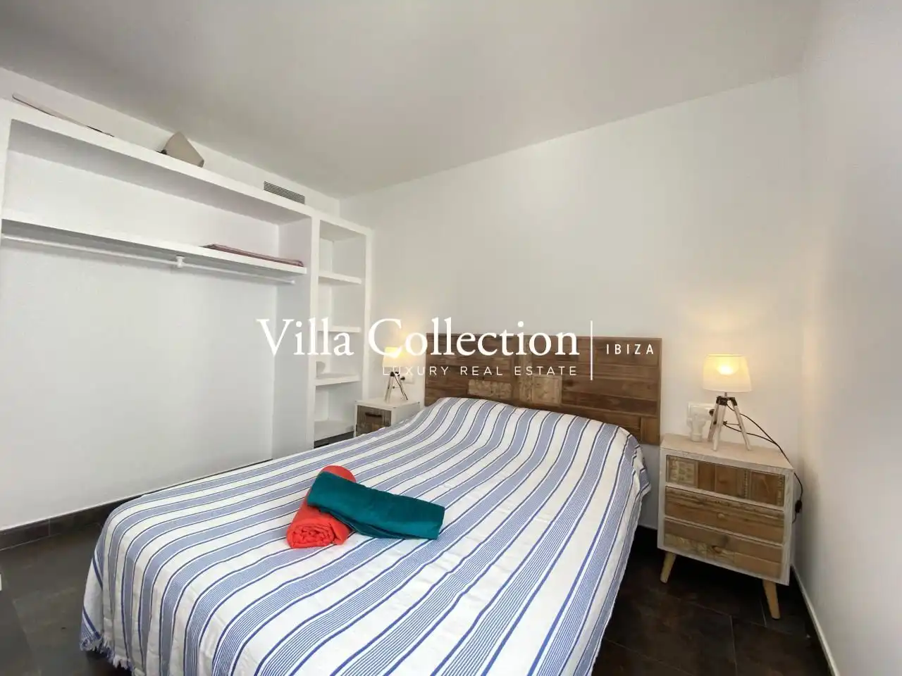 Schlafzimmer von Einfamilien-Reihenhaus zum Verkauf in Sant Josep de sa Talaia mit Privatgarten, Terrasse und Schwimmbad