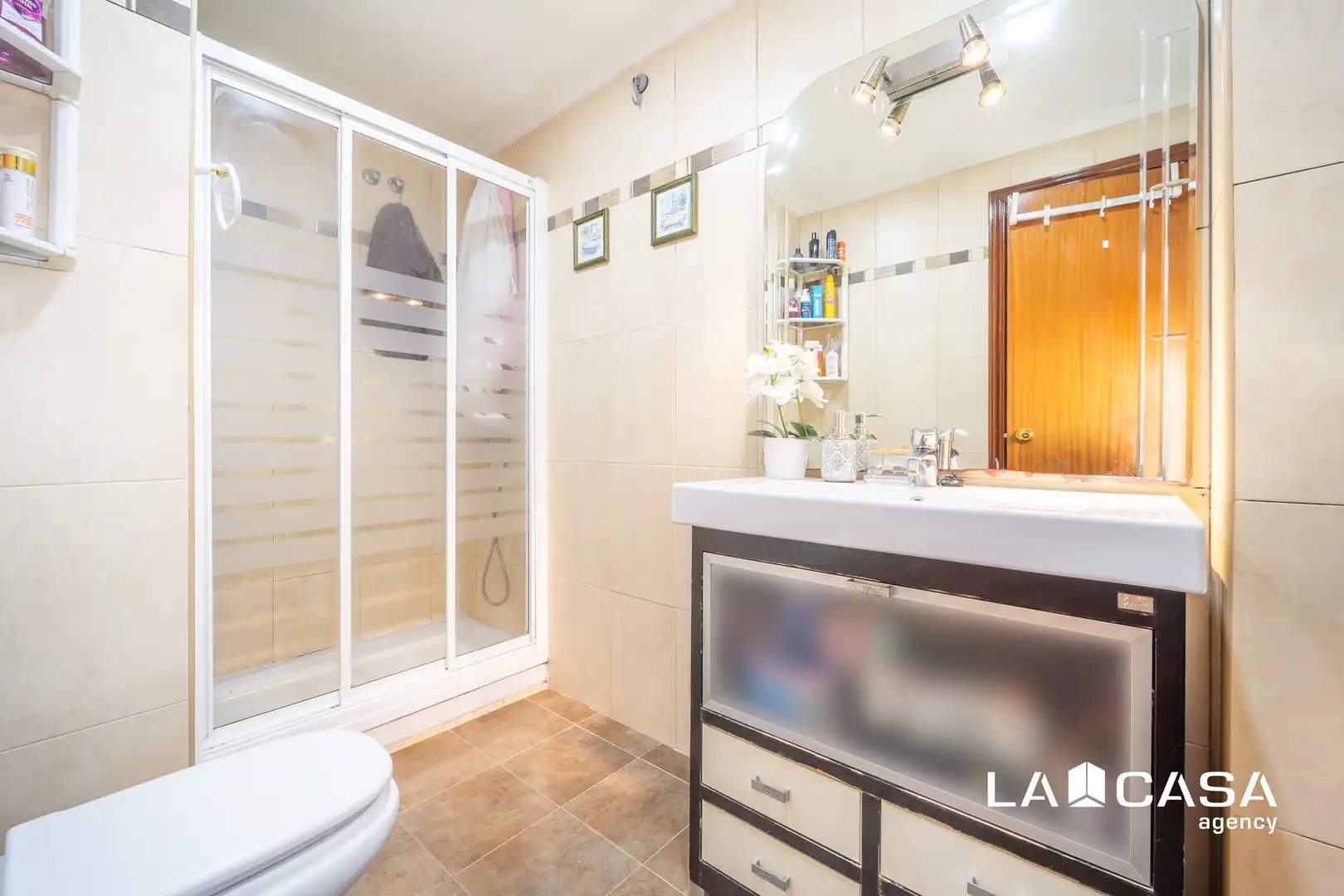 Baño de Piso en venta en Dos Hermanas con Aire acondicionado, Trastero y Piscina