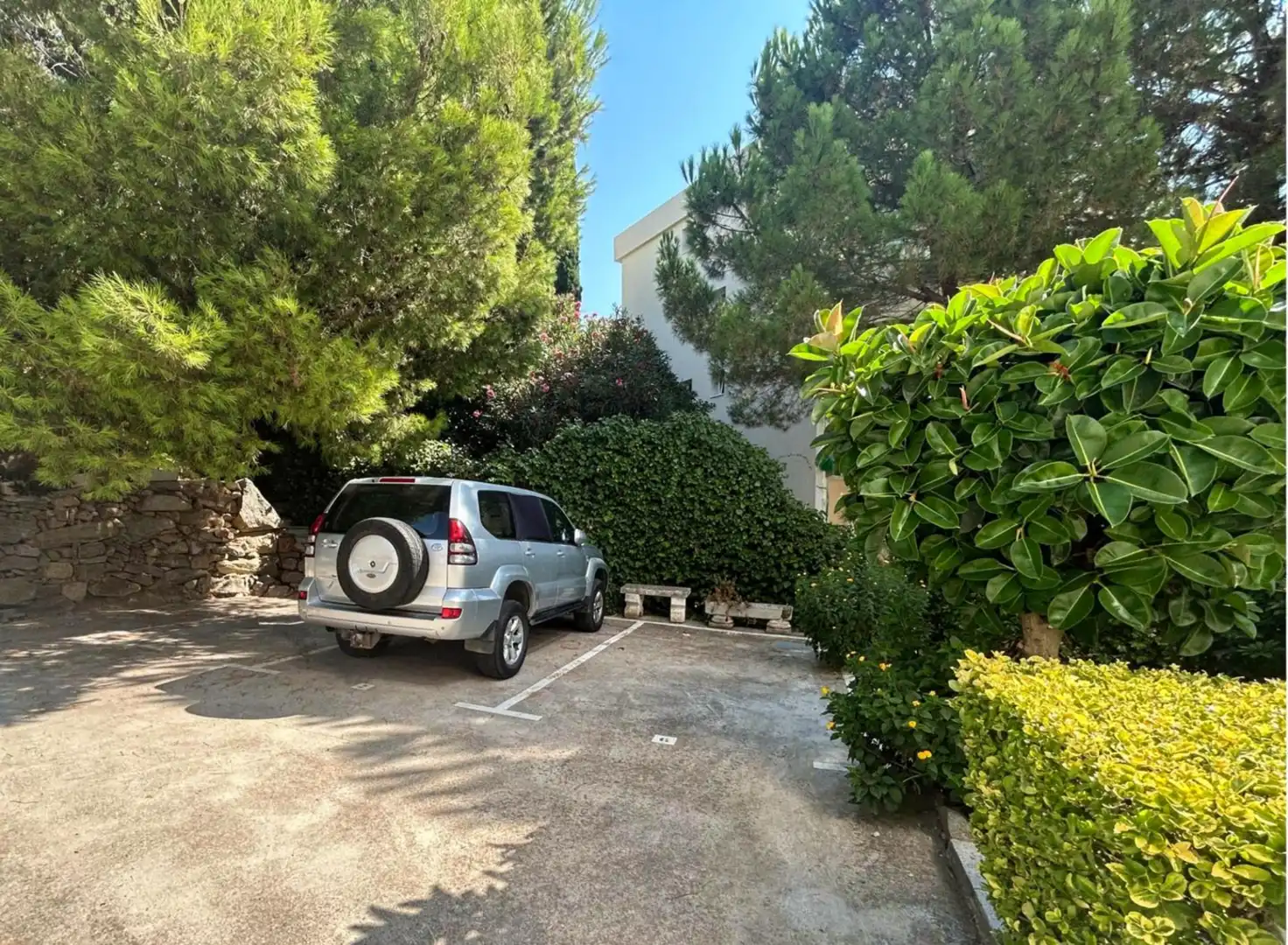 Parking of Flat for sale in Roses  with Air Conditioner, Heating and Terrace