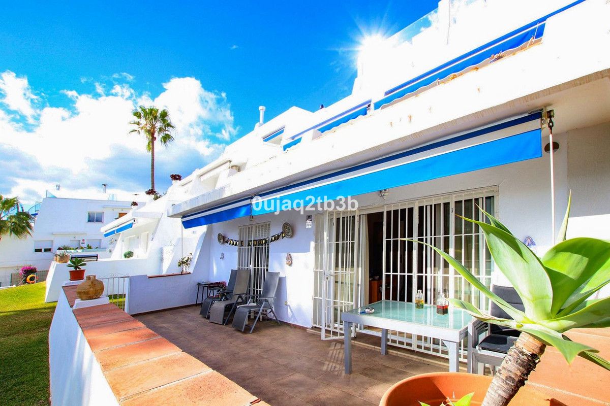 Exterior view of Planta baja for sale in Marbella  with Air Conditioner, Terrace and Community pool