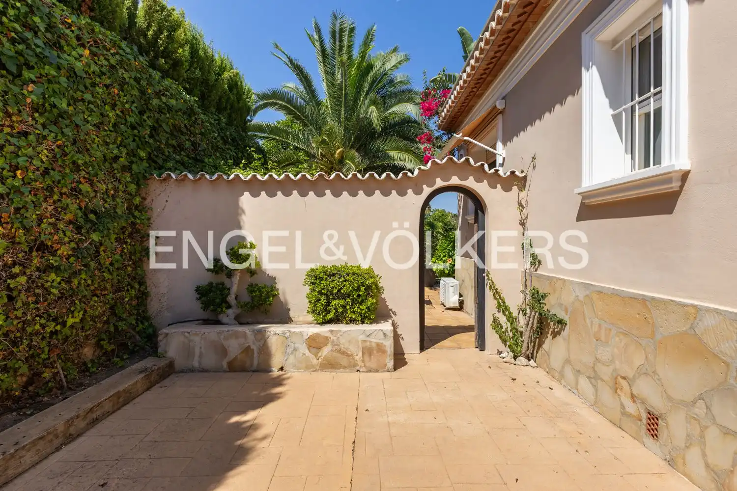 Vista exterior de Casa o xalet en venda en Cap Martí - El Tossalet - Pinomar