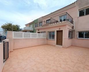 Vista exterior de Casa adosada en venda en Cartagena amb Jardí privat, Terrassa i Balcó