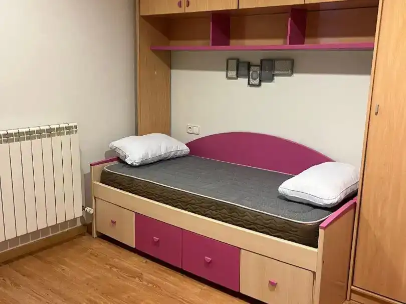 Dormitori de Planta baixa en venda en Baztan amb Jardí privat, Piscina i Moblat