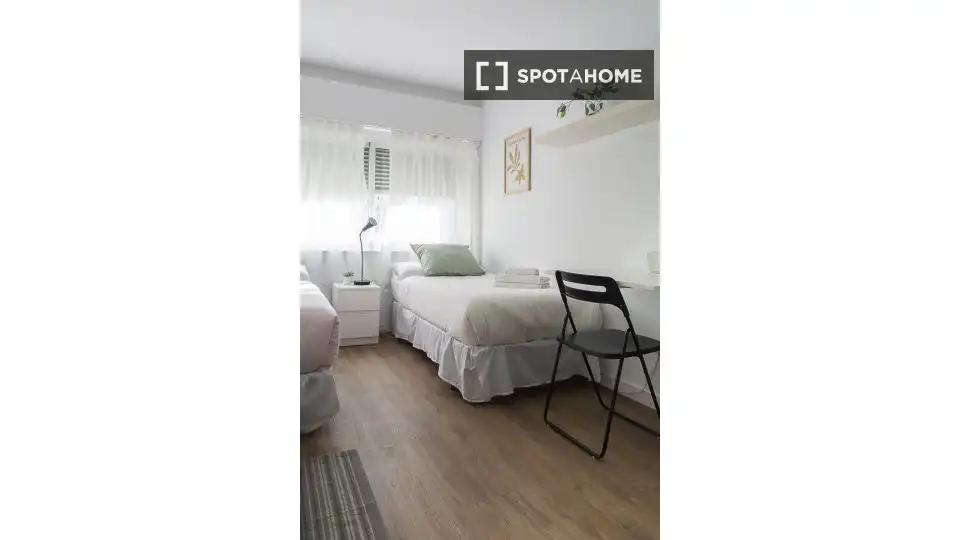 Habitación en El Plantinar – Avda. La Paz - El Juncal