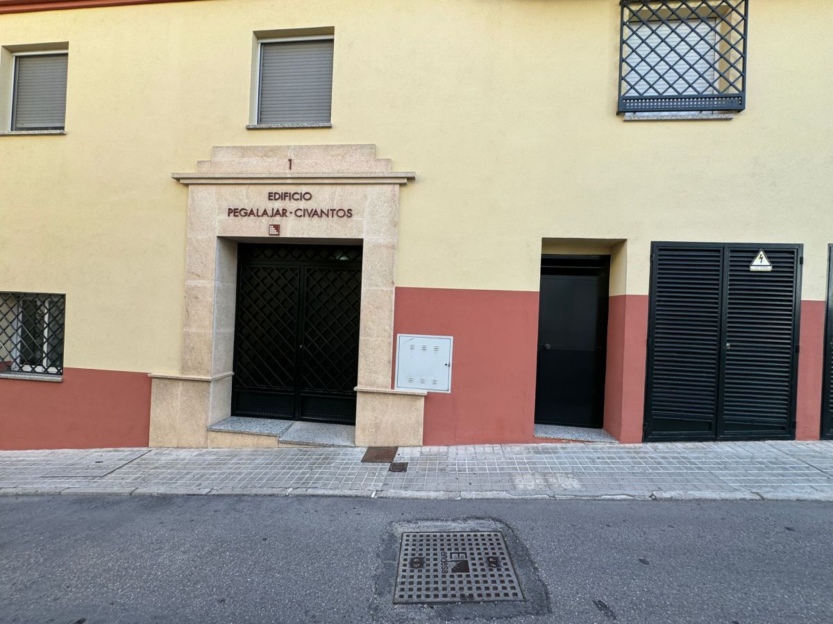 Flat for sale in CAMINO DE LA SIERRA, 2