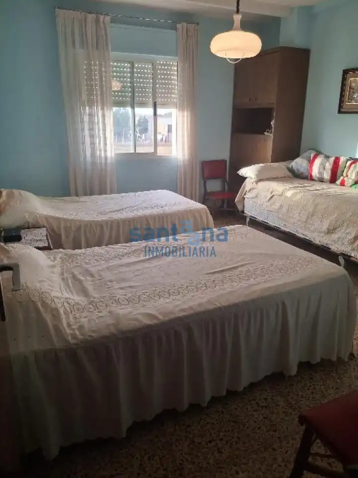 Bedroom of Apartments for sale in Villamañán  with Terrace and Furnished