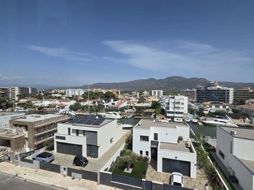 Mini appartamento con balcone in vendita a Carrer Carrer Punta del Ponent