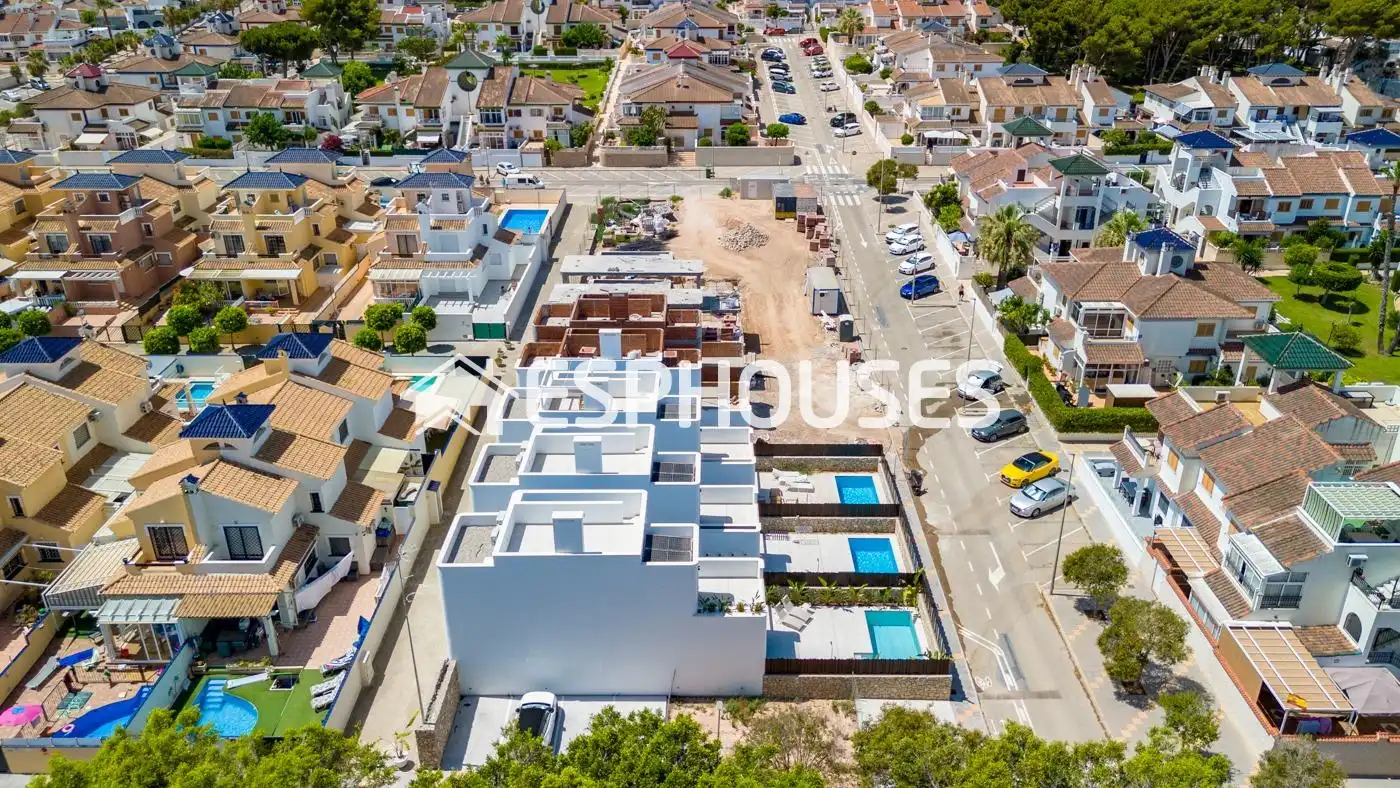 Vista exterior de Casa o chalet en venta en Pilar de la Horadada con Terraza, Piscina y Balcón