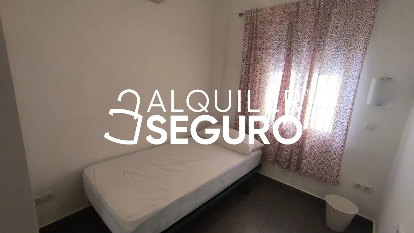 Habitación de Piso de alquiler en Sevilla con Terraza y Amueblado