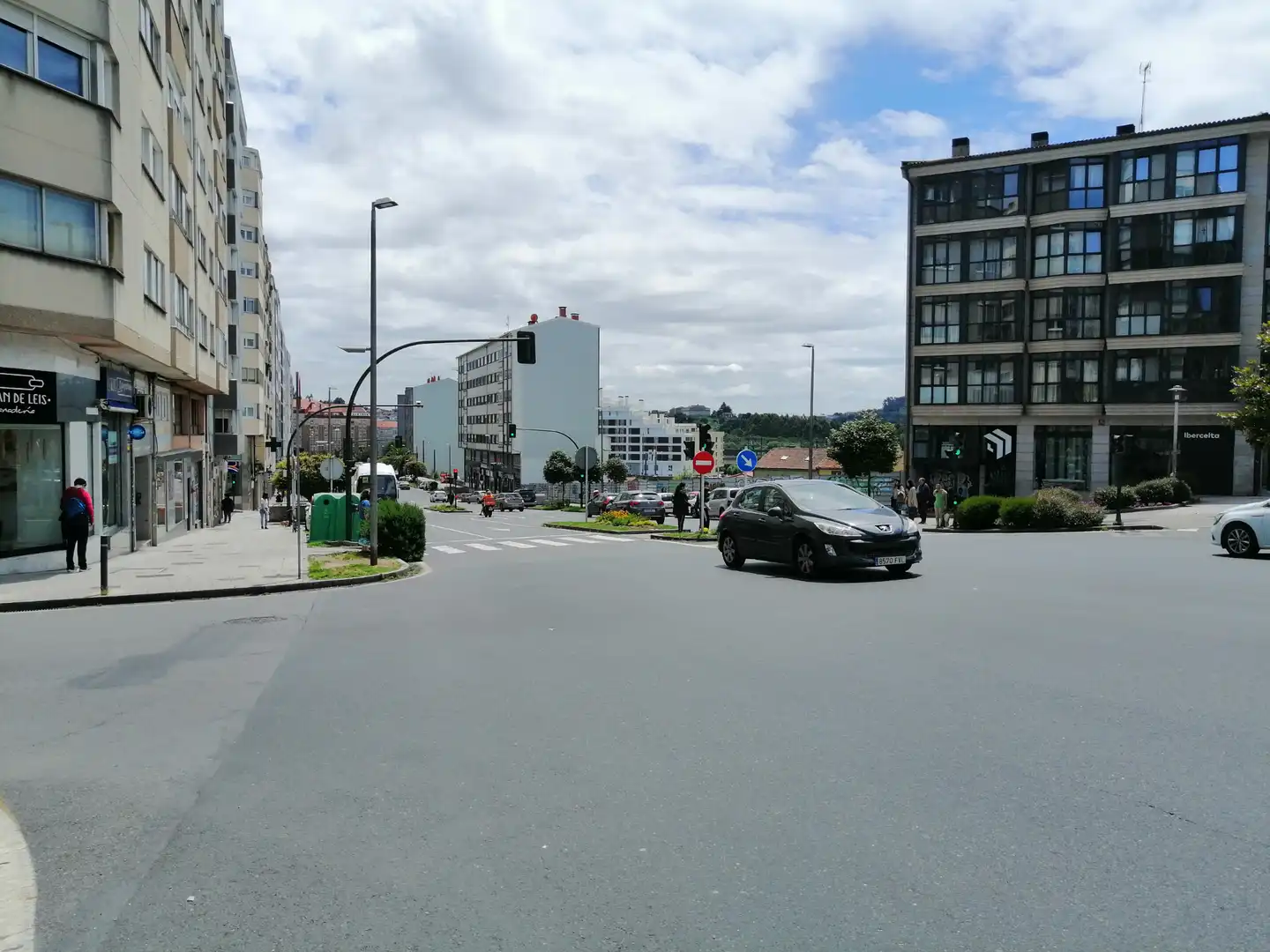 Gewerbefläche zum Verkauf in Avenida de Romero Donallo 17, imagen 2