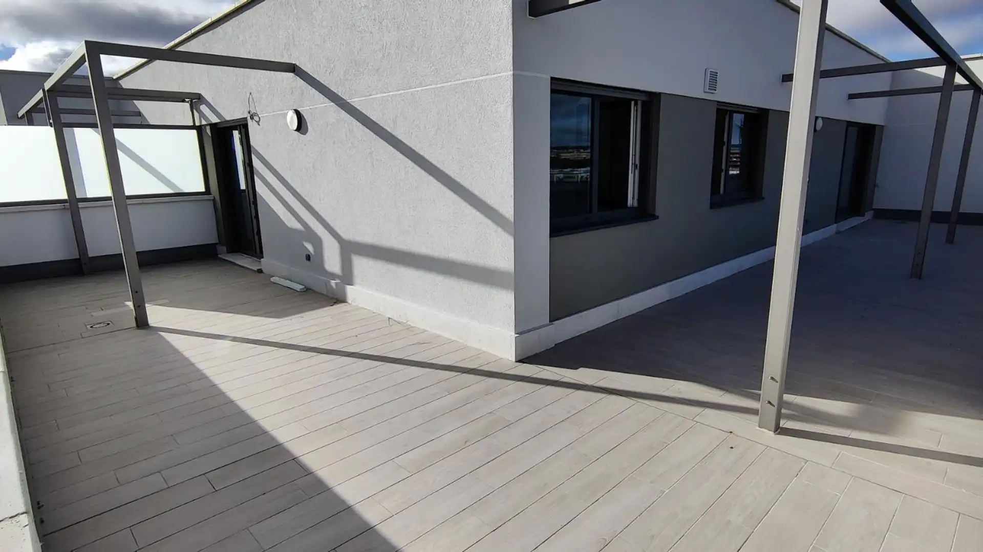 Terrasse von Dachboden zum Verkauf in Valladolid Capital mit Terrasse, Abstellraum und Gemeinschaftspool