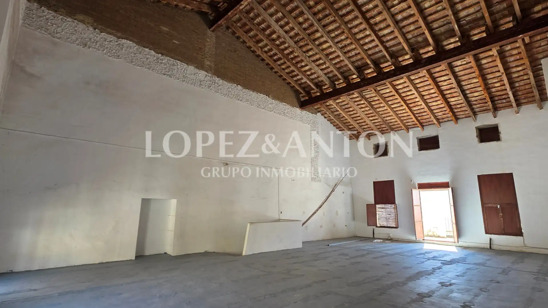 Detached homes for sale in La Pobla de Vallbona  with Air Conditioner, Terrace and Swimming Pool