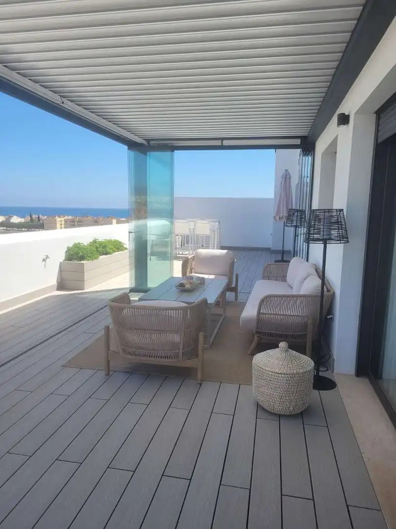 Terraza de Ático en venta en Vélez-Málaga con Aire acondicionado, Piscina y Internet
