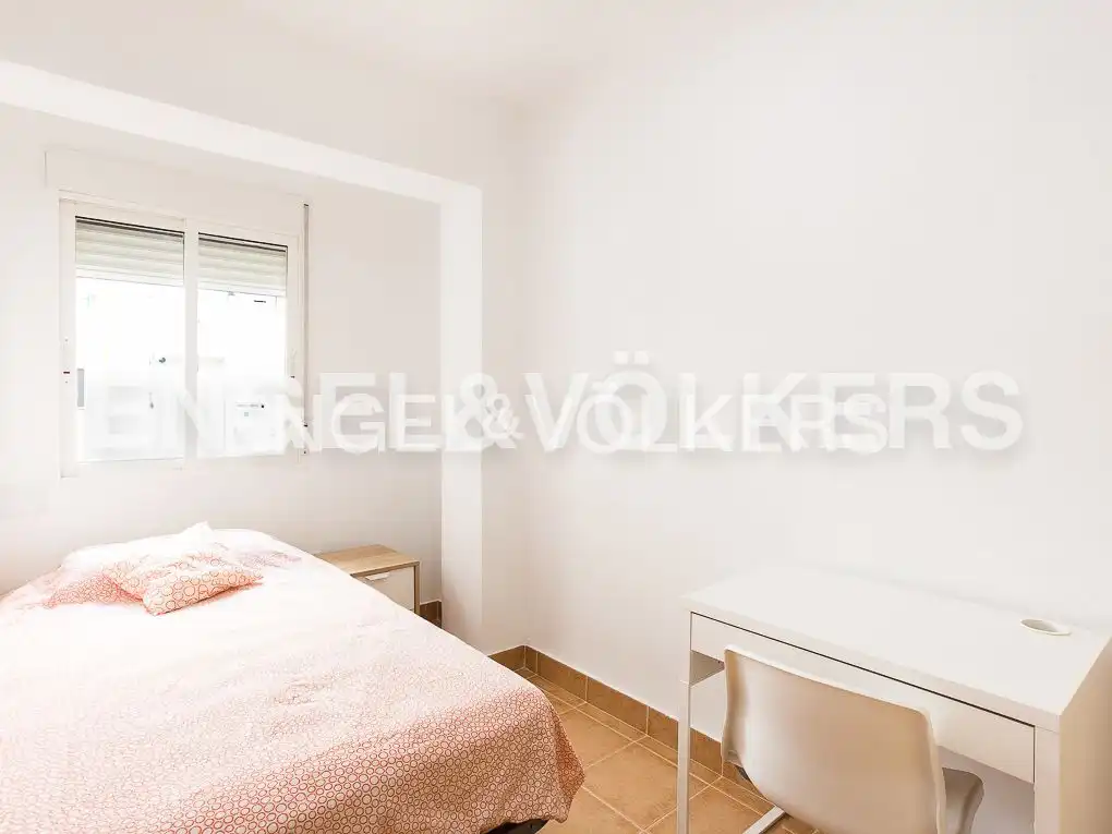 Bedroom of Flat for rent in Valencia  with Air Conditioner, Heating and Furnished
