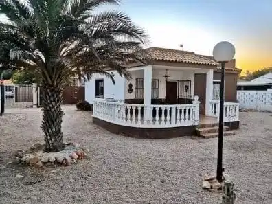 Vista exterior de Casa o xalet en venda en Cullera amb Aire condicionat, Jardí privat i Terrassa