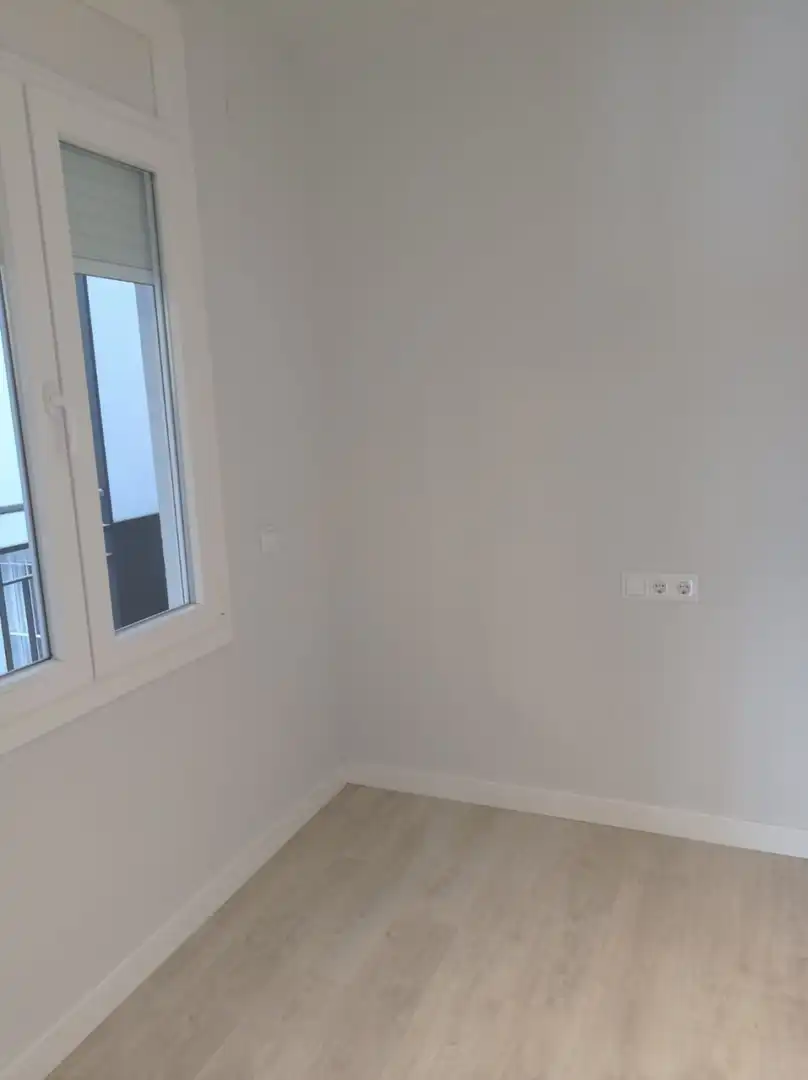 Dormitori de Apartament de lloguer en Girona amb Aire condicionat, Calefacció i Parquet