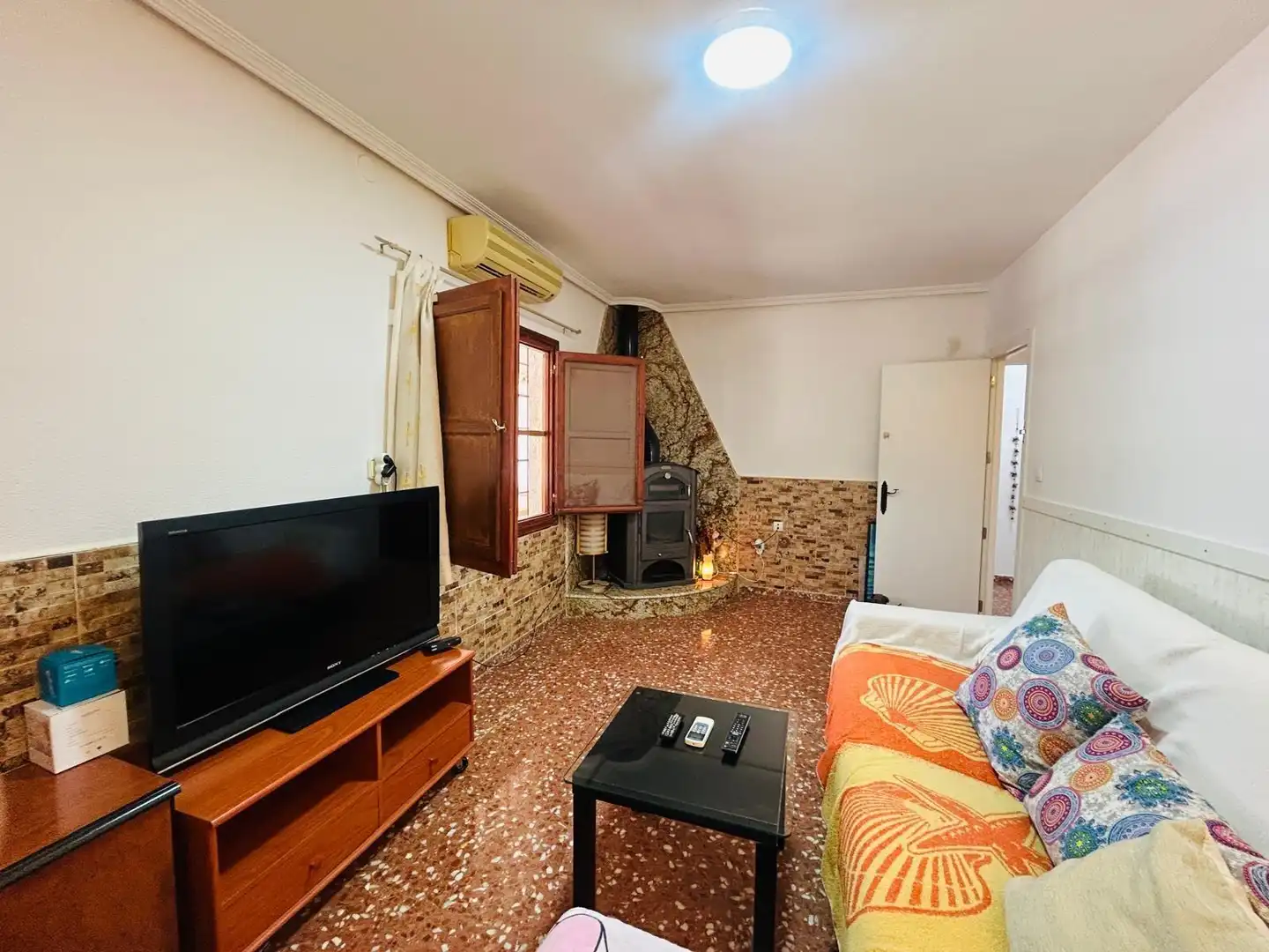 Sala d'estar de Casa o xalet en venda en Alicante / Alacant amb Aire condicionat, Calefacció i Jardí privat