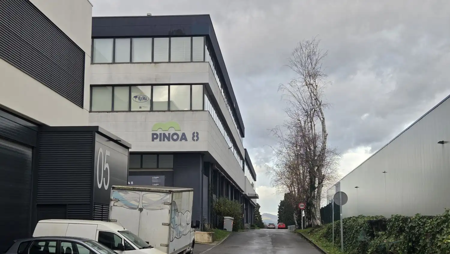 Außenansicht von Büro zur Miete in Zamudio