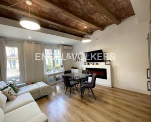 Living room of Apartment for sale in  Barcelona Capital  with Air Conditioner, Heating and Parquet flooring