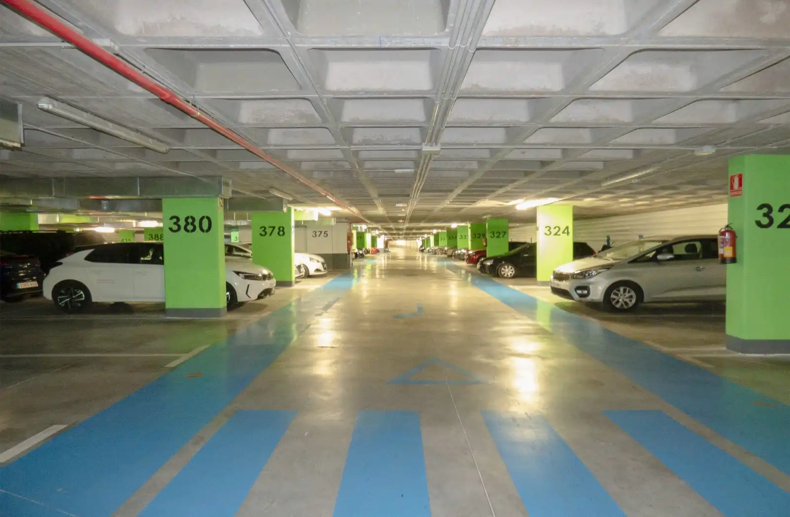 Einzelparkplatz mit Aufzug zum Verkauf in Sur - PAU 4, imagen 2