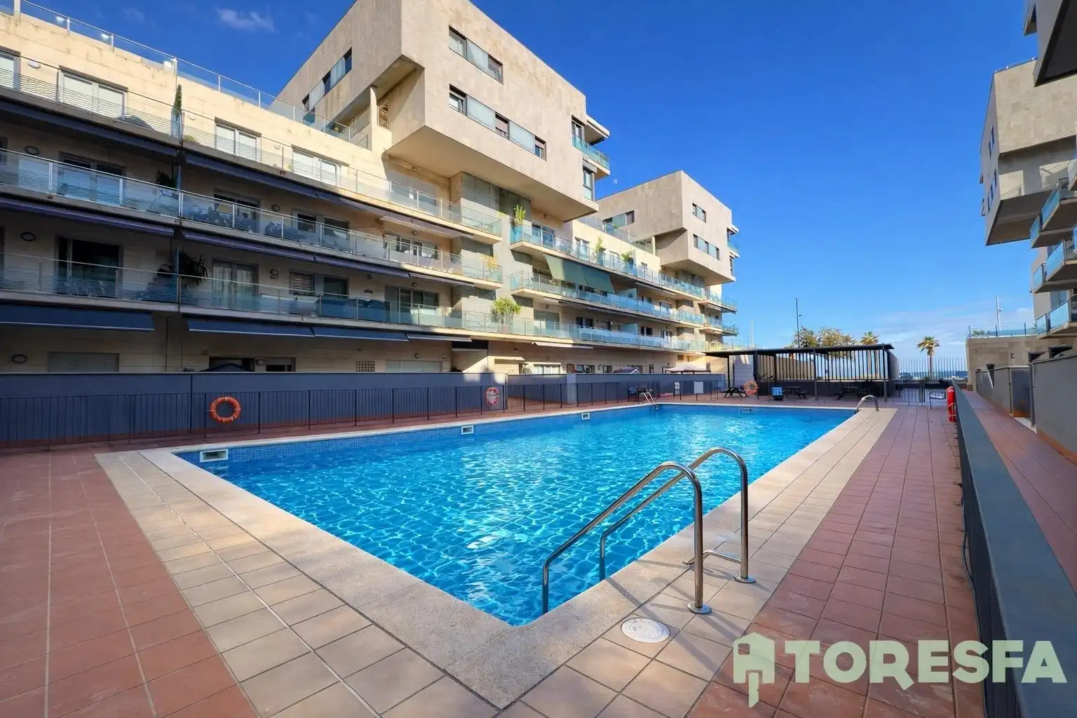 Piscina de Piso en venta en Badalona con Piscina comunitaria