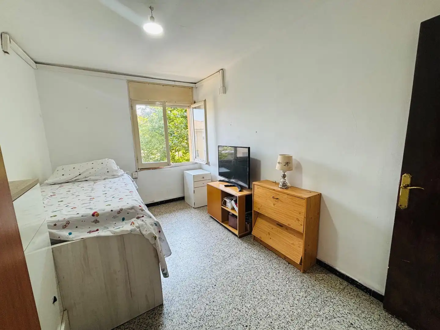 Bedroom of Flat for sale in Olot  with Air Conditioner and Heating