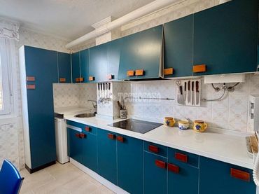 Piso con ascensor en venta en Los Castros