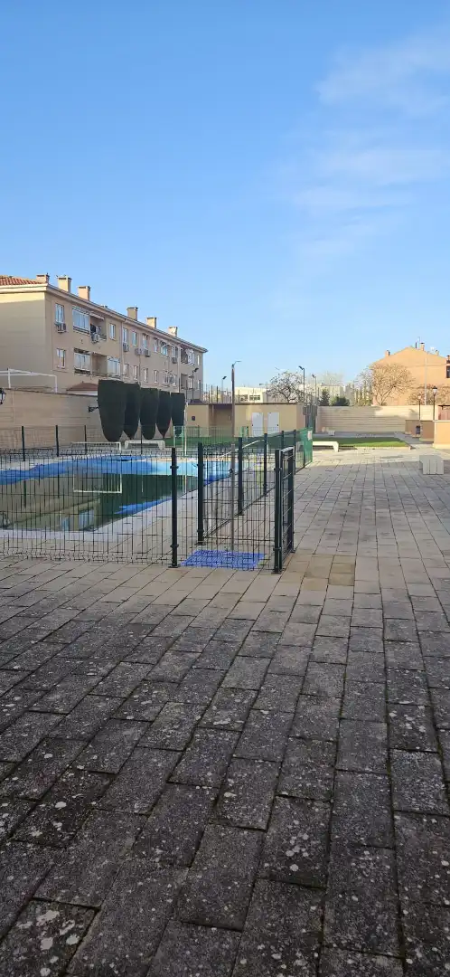 Piscina de Apartamento de alquiler en Ciudad Real con Amueblado