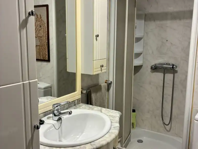 Bathroom of Flat for sale in Bilbao   with Balcony
