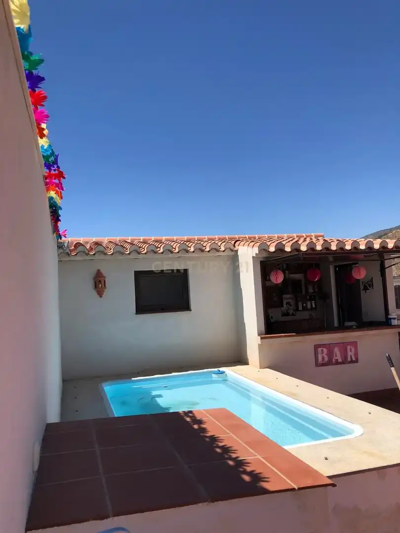 Terraza de Apartamento en venta en Vélez de Benaudalla con Aire acondicionado, Trastero y Piscina