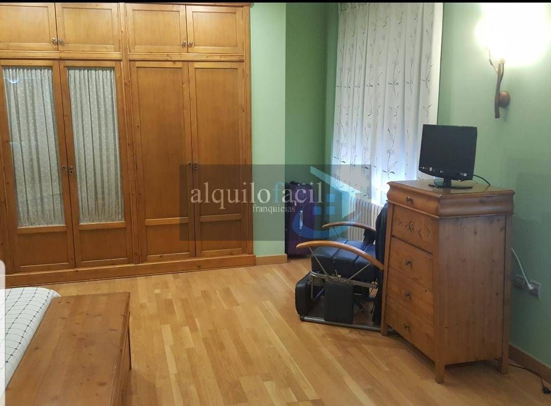 Bedroom of Flat for sale in  Albacete Capital  with Air Conditioner, Heating and Parquet flooring