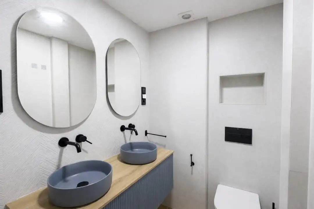 Badezimmer von Wohnungen zum Verkauf in Madrid mit Klimaanlage und Heizung