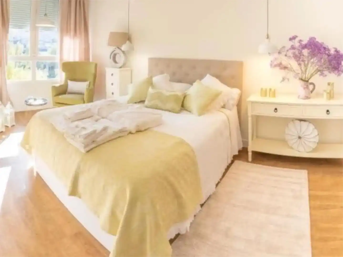 Bedroom of Flat for sale in Ourense Capital   with Air Conditioner and Balcony