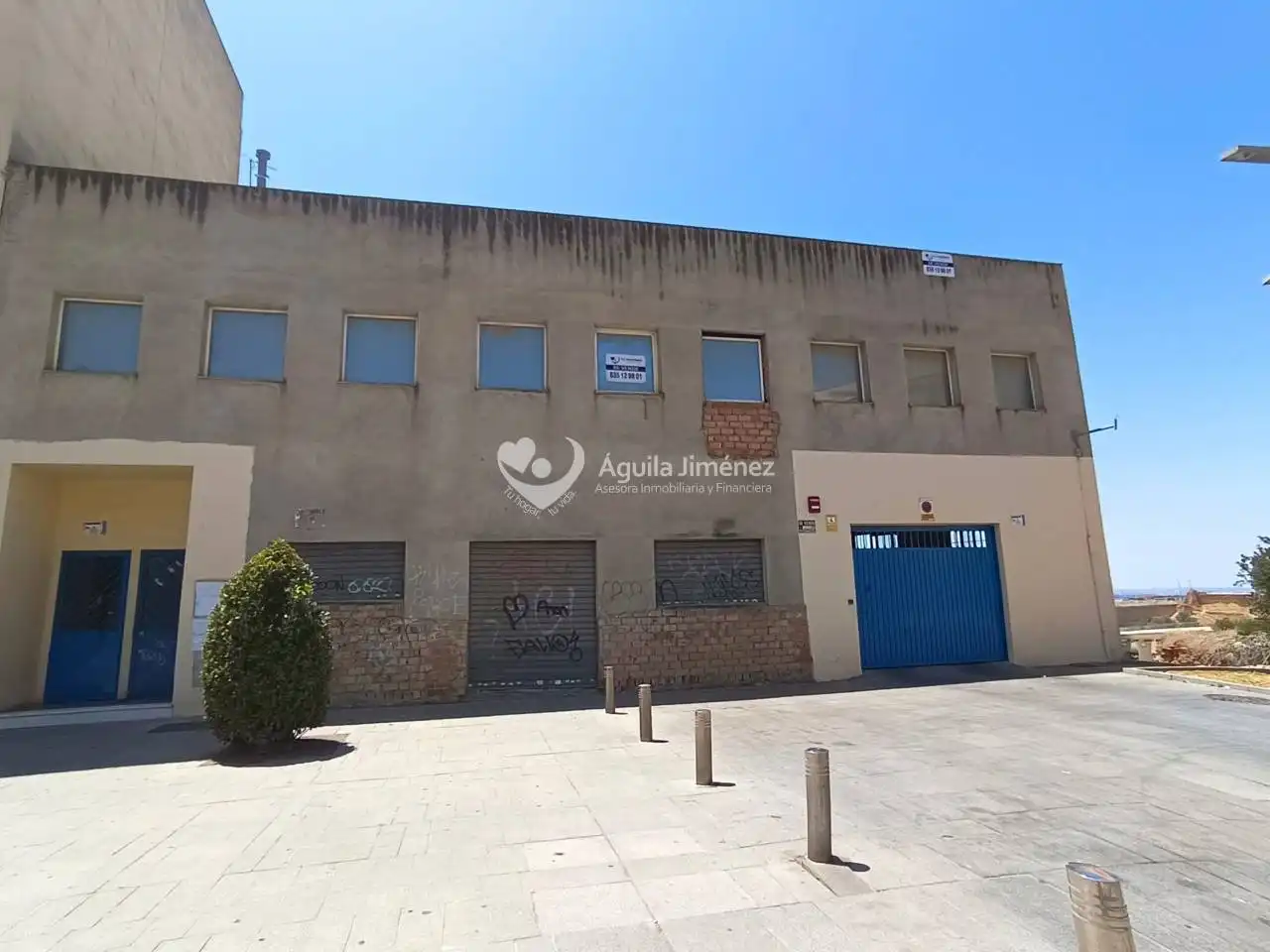 Vista exterior de Edifici en venda en Alcalá de Guadaira