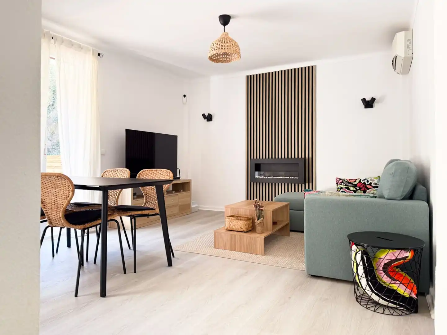 Sala de estar de Casa adosada de alquiler en Pollença con Aire acondicionado, Calefacción y Terraza