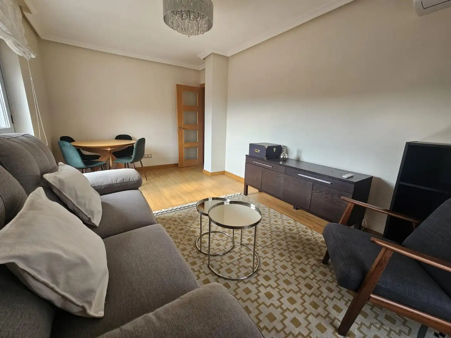 Wohnzimmer von Wohnung zur Miete in Salamanca mit Klimaanlage, Heizung und Abstellraum