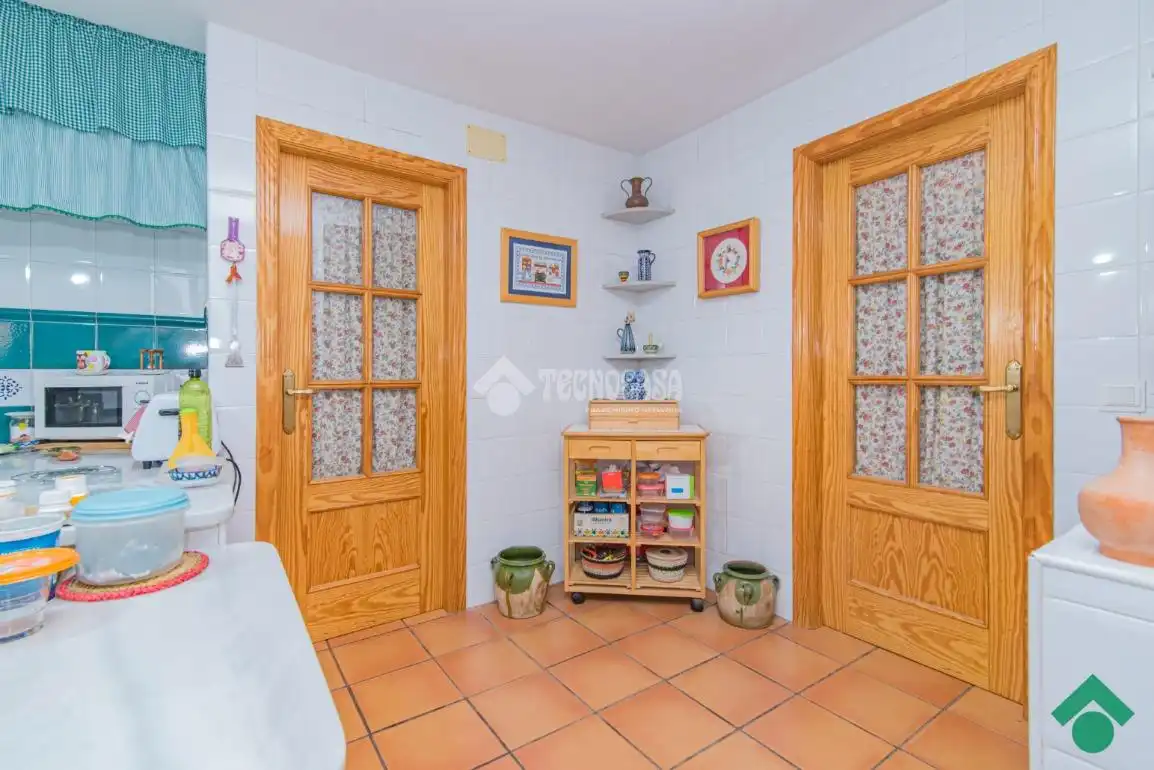Casa adosada en venda en Granada amb Terrassa i Traster