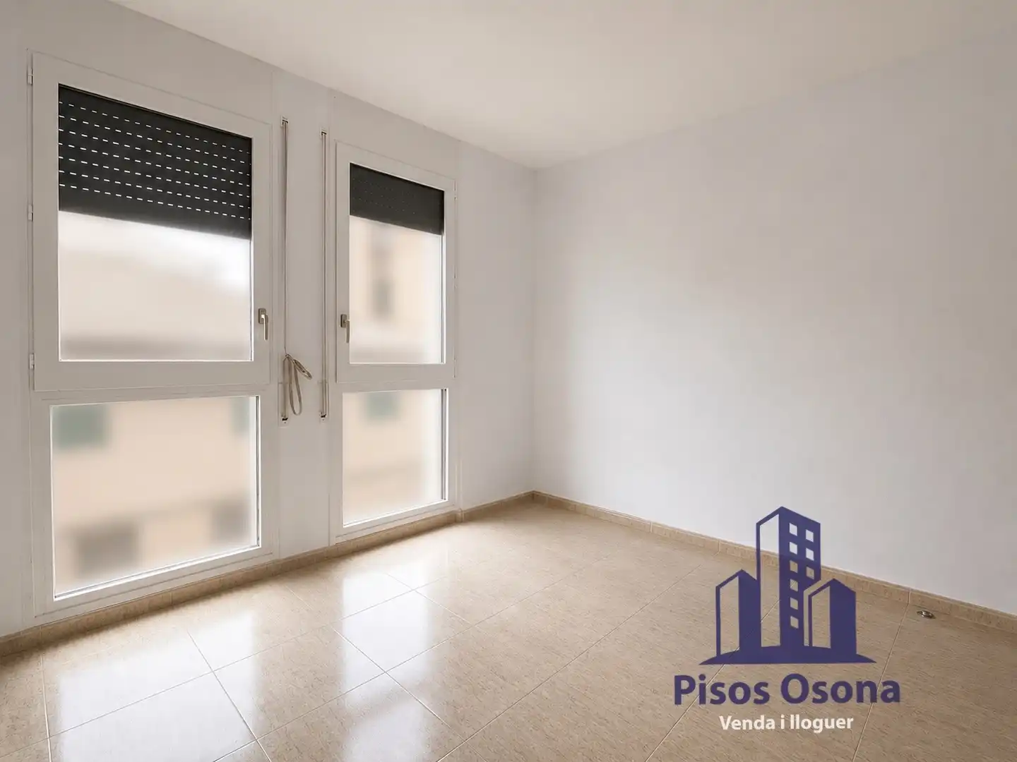 Wohnung zum Verkauf in Vic mit Heizung und Ofen
