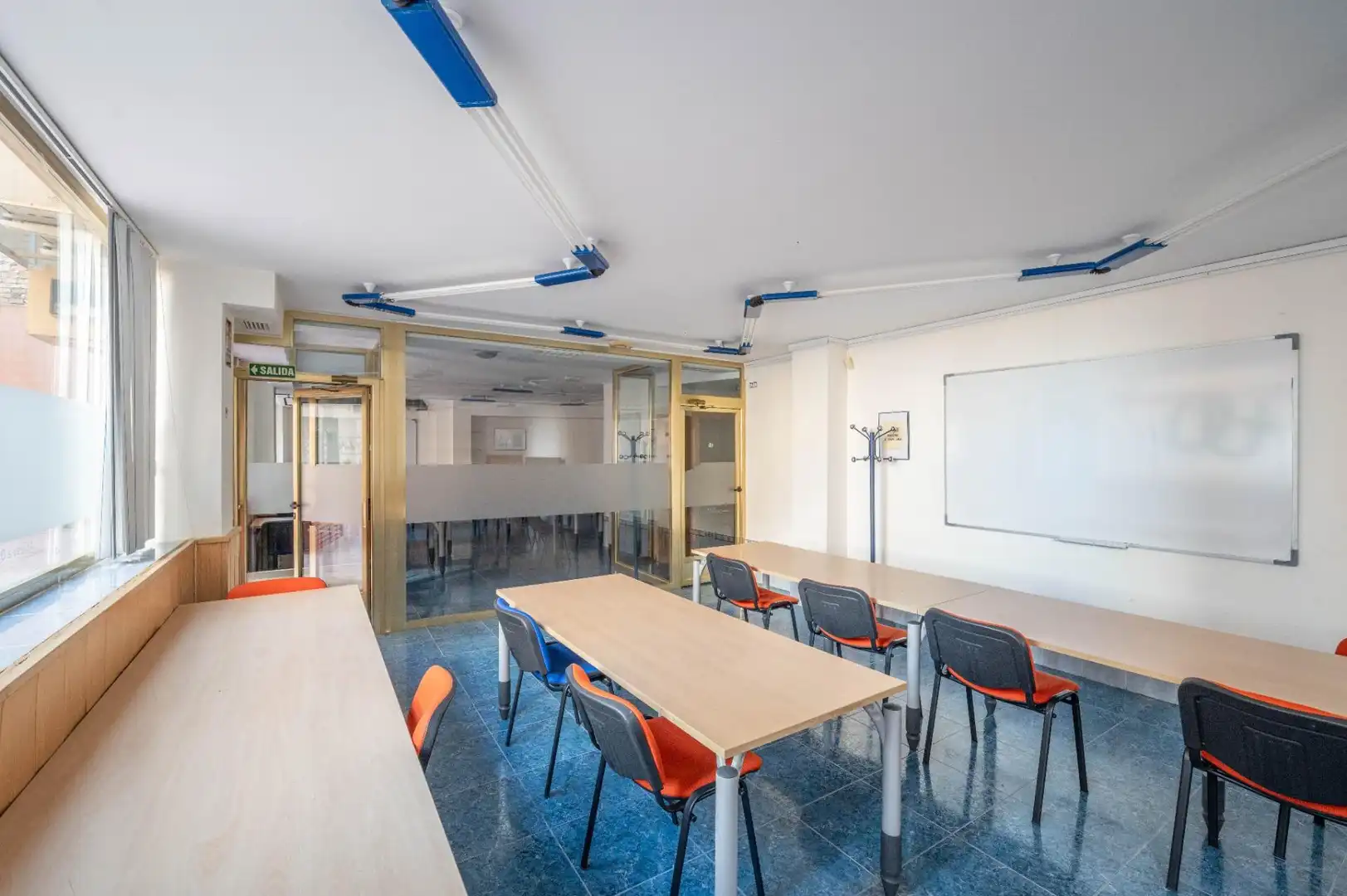 Commercial properties for sale in Las Gabias  with Air Conditioner, Heating and Furnished