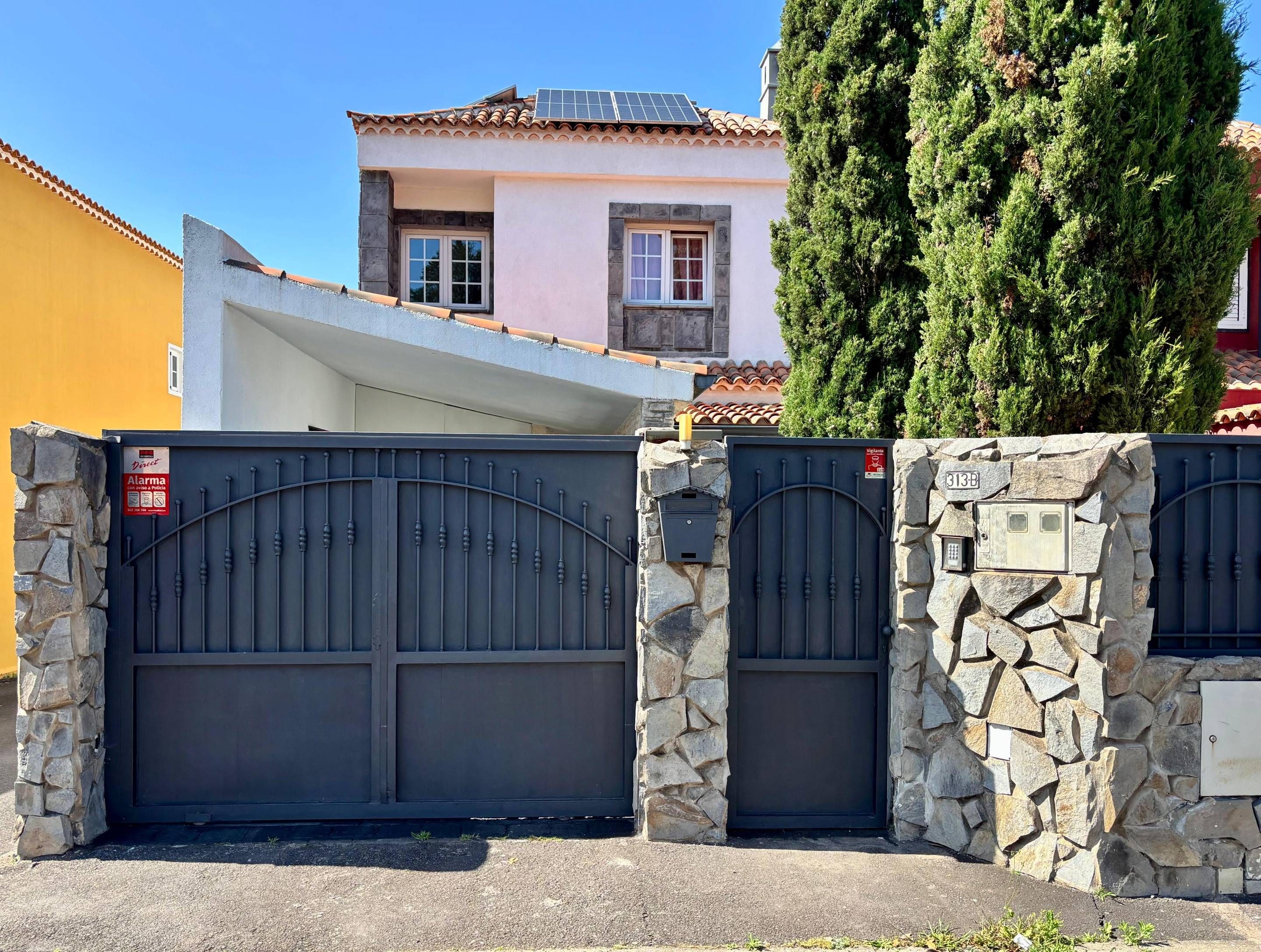 Exterior view of Single-family semi-detached for sale in Tacoronte  with Private garden, Parquet flooring and Terrace