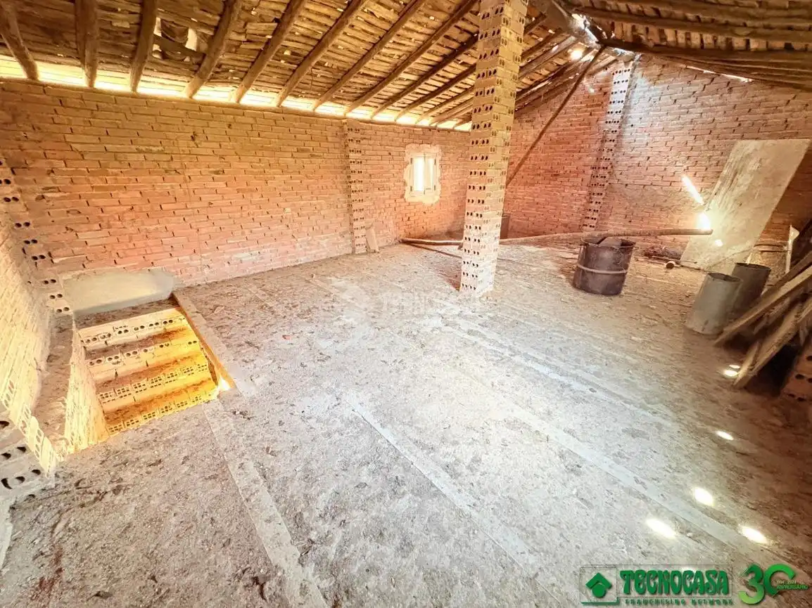 Casa adosada en venda en Mombeltrán