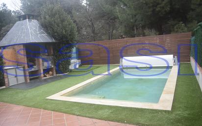 Piscina de Casa adosada en venda en Mollet del Vallès amb Aire condicionat, Calefacció i Jardí privat