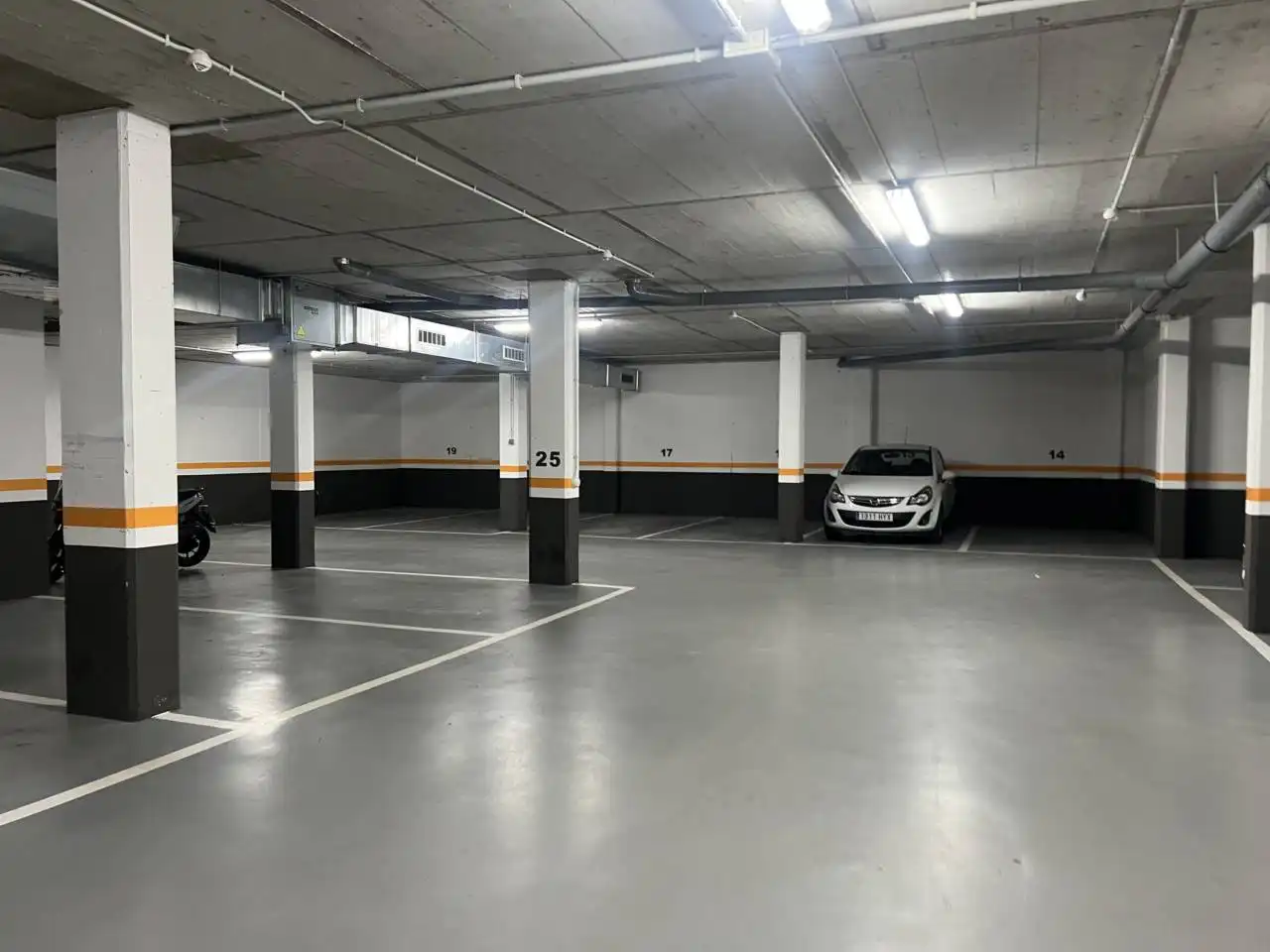 Parcheggio con ascensore in vendita a Calle Sant Josep de Calassanç