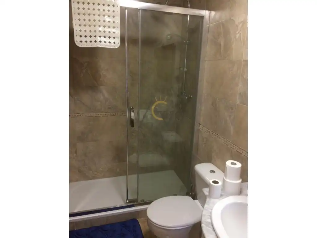 Bany de Finca rústica en venda en Villena amb Aire condicionat, Jardí privat i Piscina